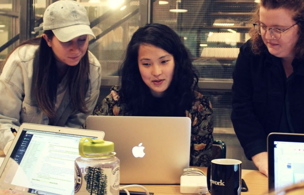 megan-mueller-designation-ux-ui-instructor-teaching-students